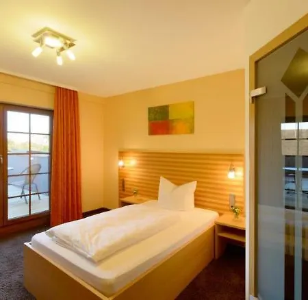 Danner'S Hotel Loewen Hotell Marschalkenzimmern