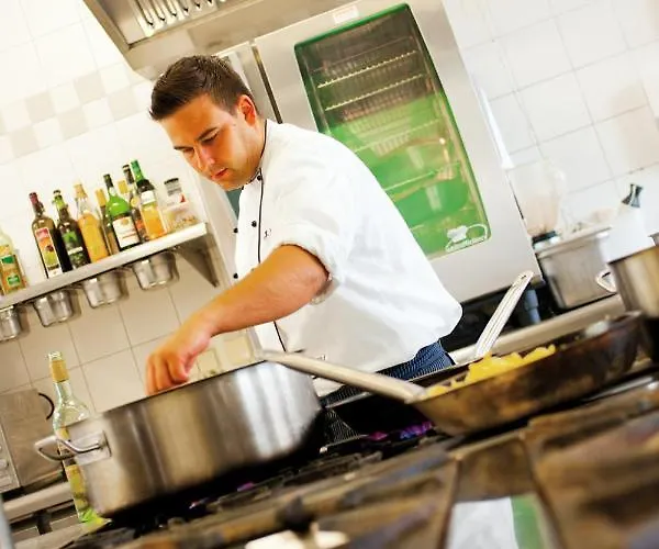 Danner's Loewen 3* 마르살켄침메른